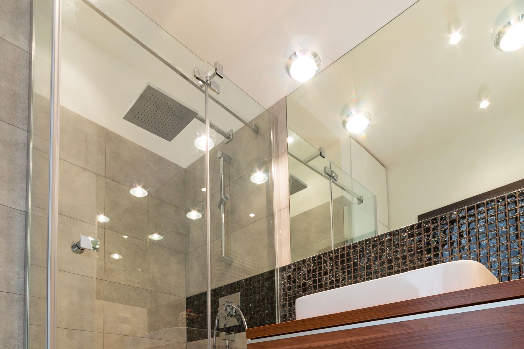 Frameless Mirrors Sydney | Custom Mirrors for Bathroom Walls & Vanities